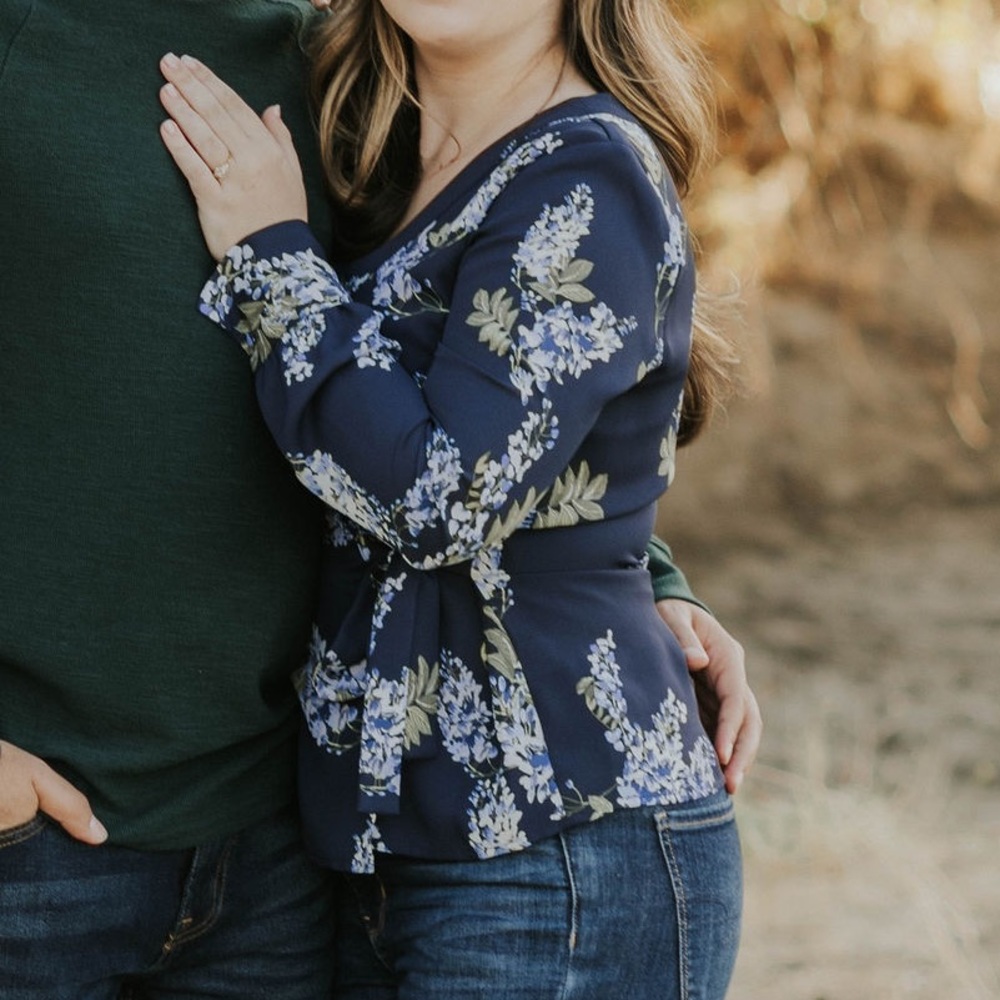 EUC Vince Camuto Wrap Long Sleeve Blouse
